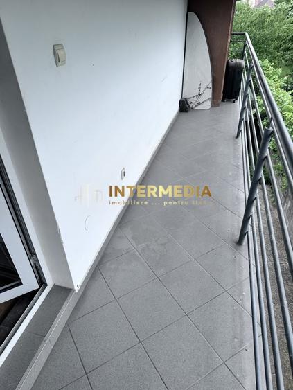 Casă individuală cu 4 camere cu Canalizare în Cetate