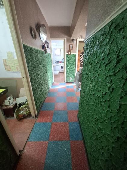 Apartament cu 3 camere decomandat în Bularga