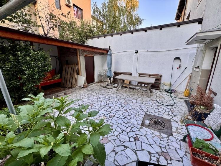 Casă cu 4 camere cu Teren 40 Mp în Vatra Luminoasă