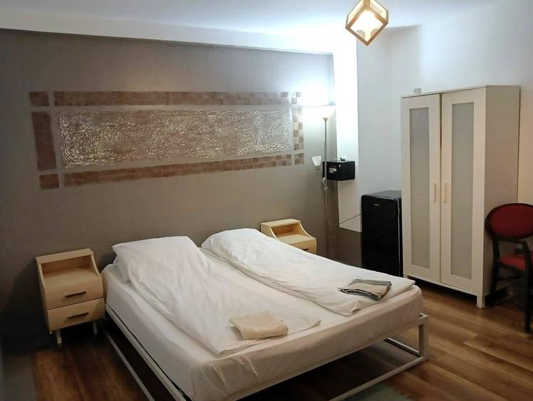 Apartament cu 4 camere decomandat în Central