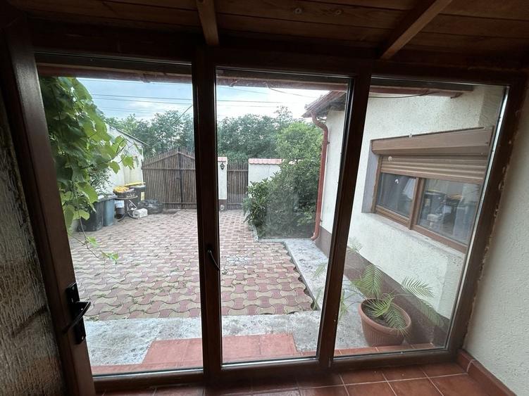 Casă cu 4 camere în Lumina