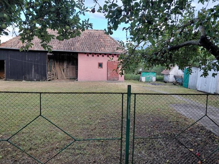 Casă cu 2 camere cu Teren 1000 Mp în Cecălaca