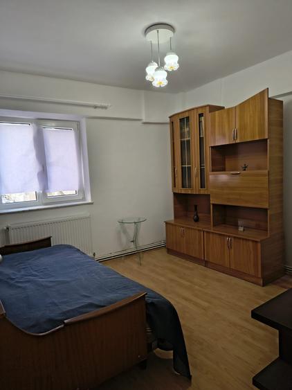 Apartament cu 3 camere în Micro 3