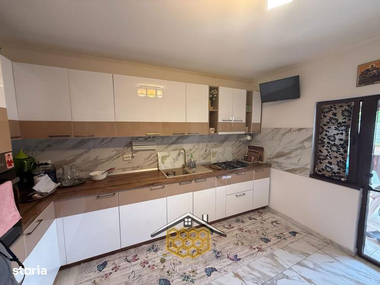 Casă cu 4 camere cu Teren 330 Mp în Bordei