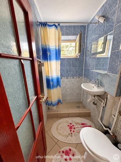 Apartament cu 4 camere decomandat în Central