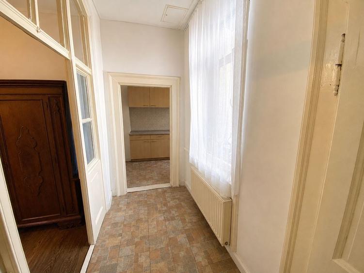 Apartament cu 3 camere circular, mobilat în Traian