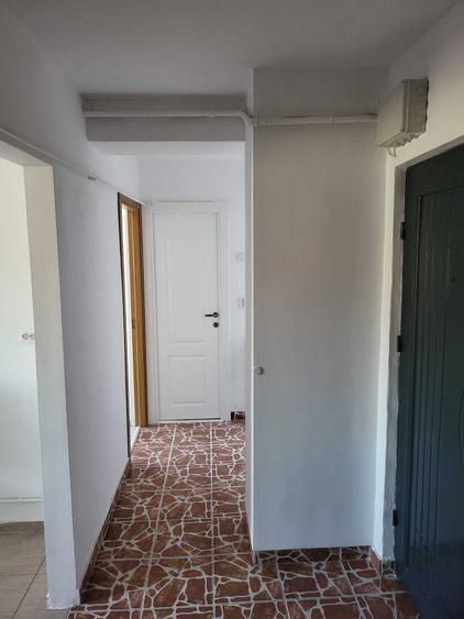 Apartament cu 2 camere decomandat în Poiana