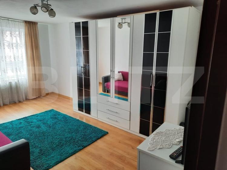 Apartament cu 3 camere decomandat în Vest