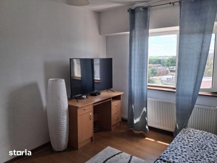 Garsonieră decomandată în Est
