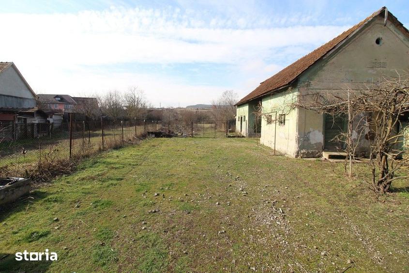 Casă cu 2 camere cu Teren 2261 Mp în Central