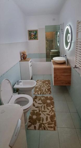 Apartament cu 3 camere decomandat, mobilat în Circumvalațiunii