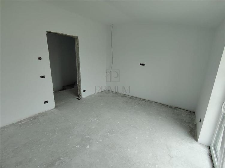 Duplex cu 5 camere cu Canalizare în Moșnița Nouă