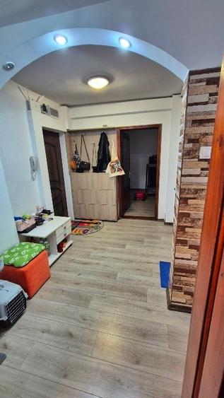 Apartament cu 2 camere decomandat, mobilat în Aleea Carpați