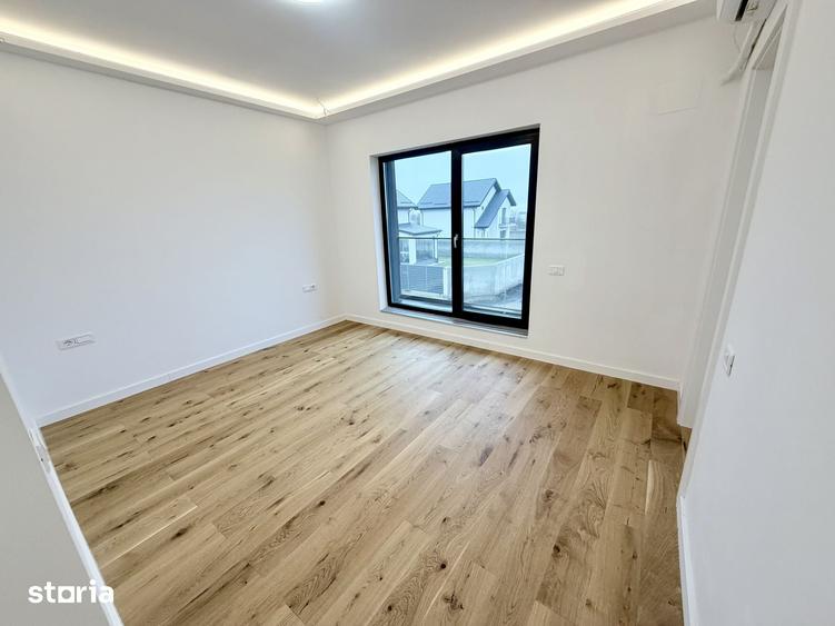 Casă cu 5 camere cu Teren 242 Mp în Glina
