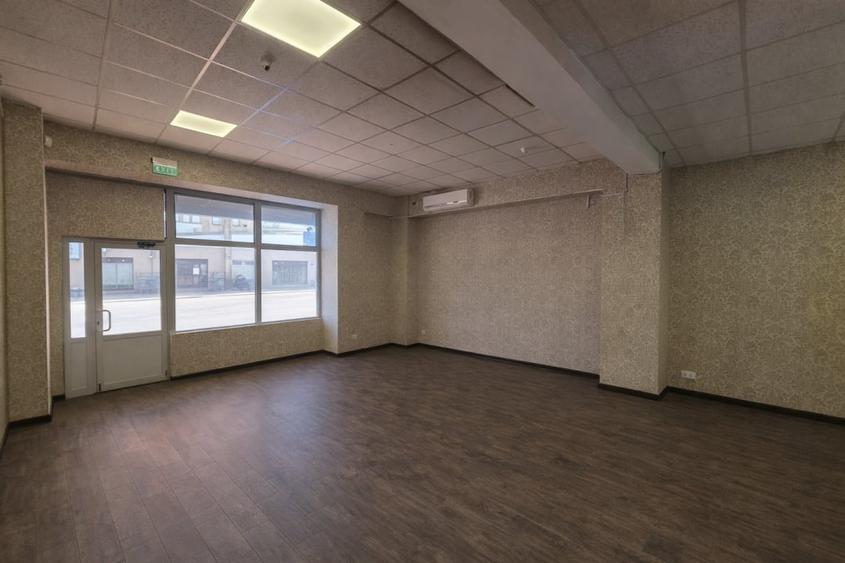 Spațiu comercial, de 45 mp, în Baza 3