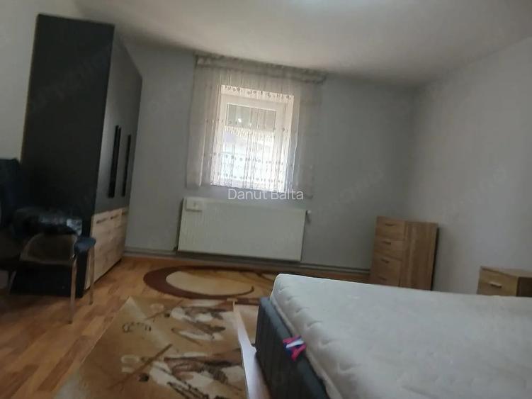Casă cu 4 camere cu Teren 800 Mp în Uivar