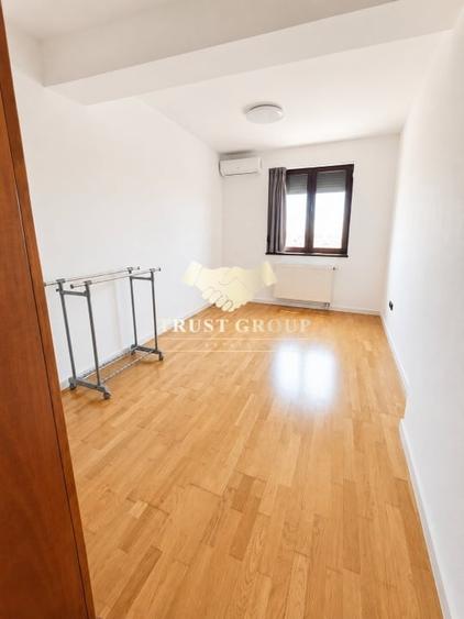 Apartament cu 3 camere decomandat, mobilat în Dacia