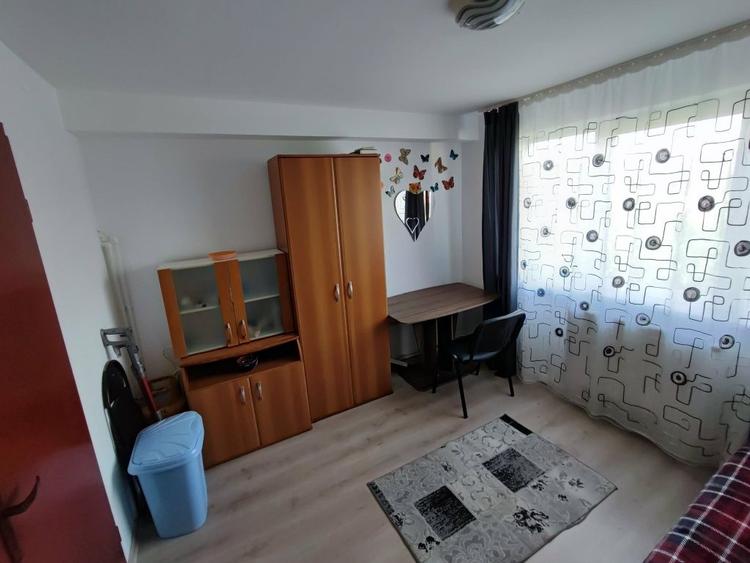 Garsonieră decomandată în UMT