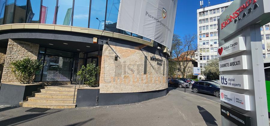 Birou, de 218 mp, în Central