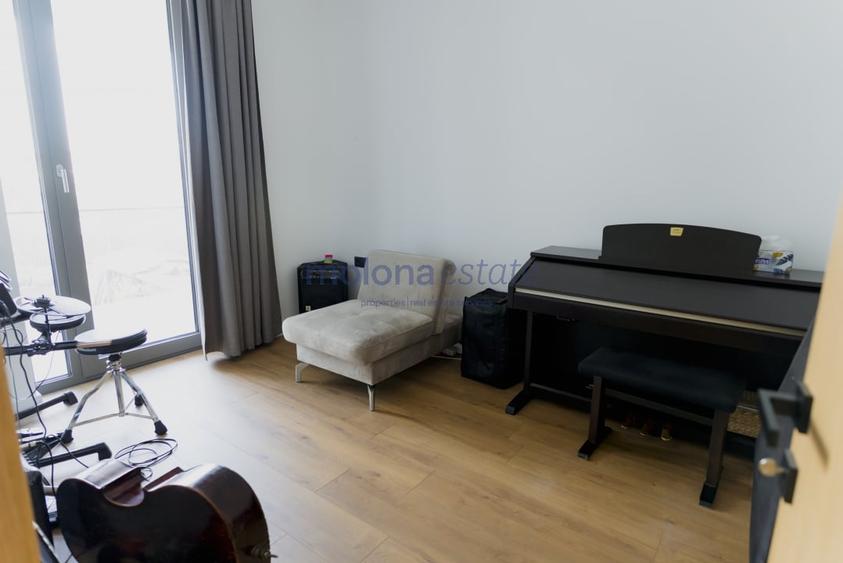 Duplex cu 12 camere cu Canalizare în Andrei Mureșanu