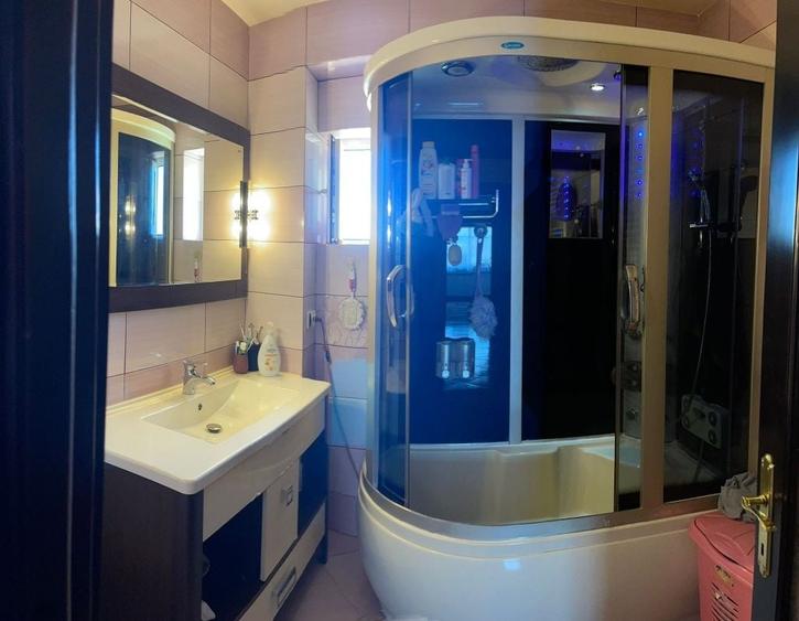 Apartament cu 3 camere decomandat în 1 Mai