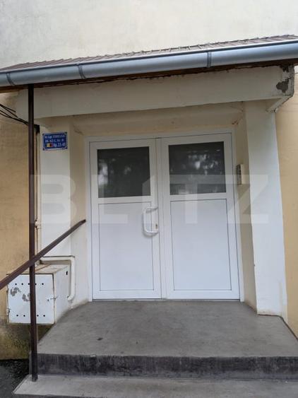 Apartament cu 2 camere semidecomandat în Micro 11