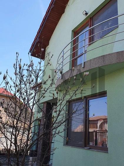 Casă individuală cu 7 camere cu Canalizare în Elisabetin
