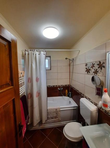 Casă individuală cu 5 camere cu Canalizare în Oarda