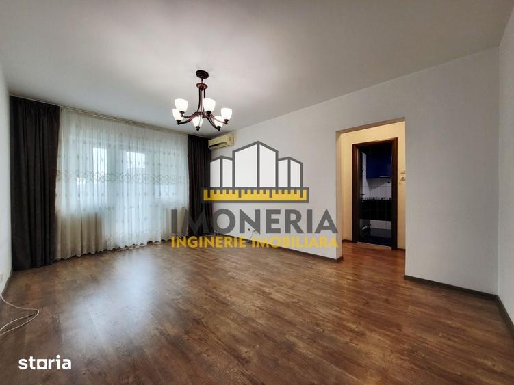 Apartament cu 3 camere semidecomandat în Colentina