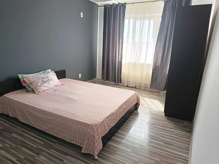 Apartament cu 3 camere decomandat în Exterior Vest