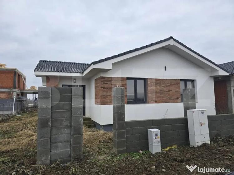 Casă cu 3 camere cu Teren 600 Mp în Mărtinești