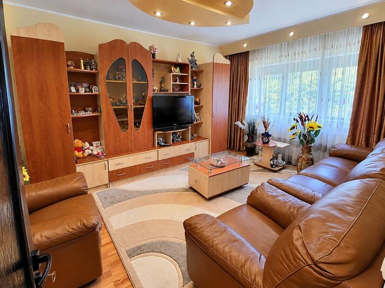 Apartament cu 2 camere decomandat în Mazepa 2