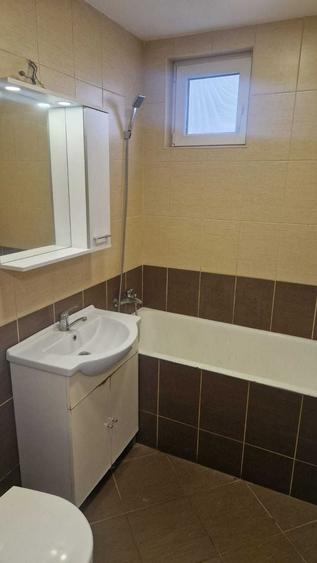 Apartament cu 2 camere semidecomandat în Aleea Carpați