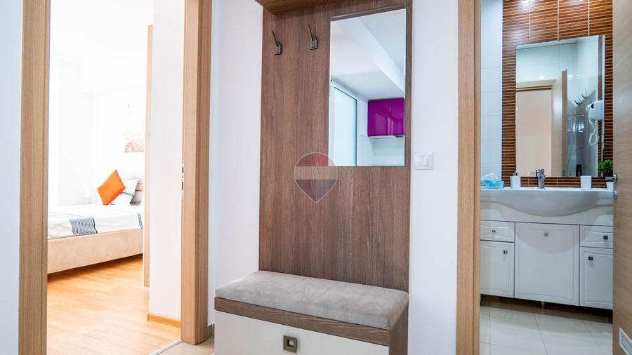 Apartament cu 2 camere decomandat, mobilat în Văcăresti