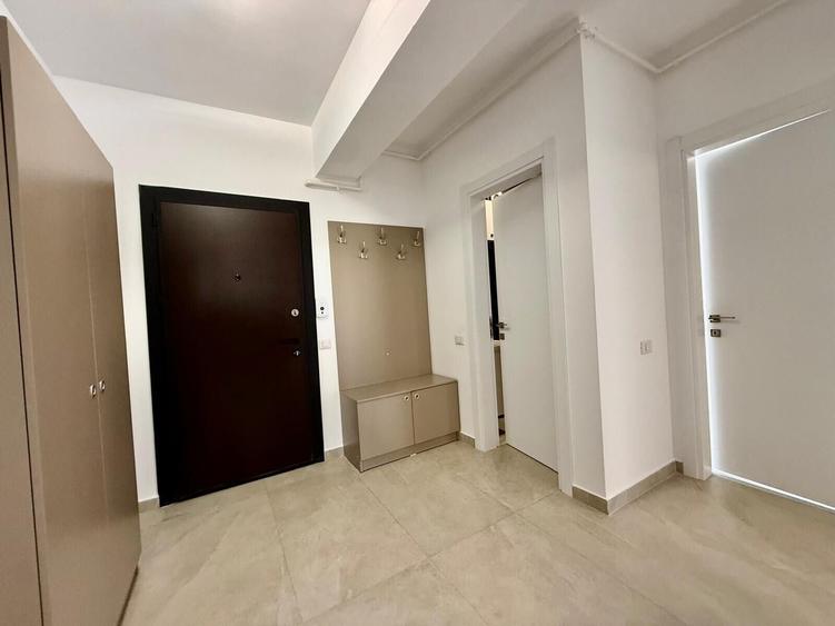 Apartament cu 4 camere decomandat, mobilat în Brâncoveanu