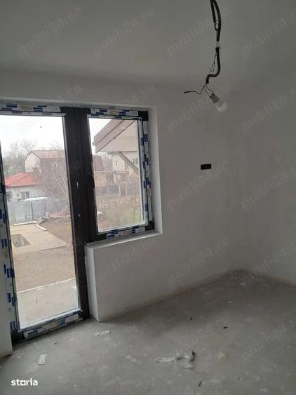 Casă cu 4 camere în Străulești
