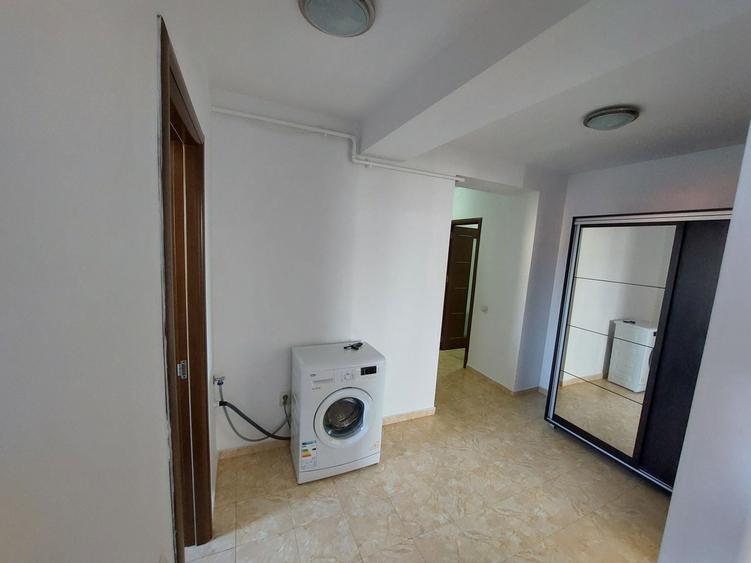 Apartament cu 2 camere decomandat în Roșu