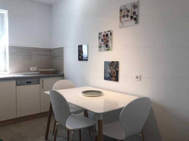 Apartament cu 2 camere decomandat în Sud