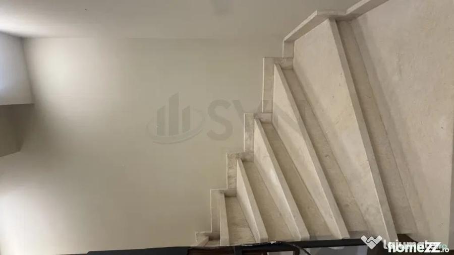 Casă cu 5 camere cu Teren 300 Mp în Băneasa