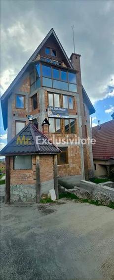 Spațiu comercial, de 706 mp, în Rânca