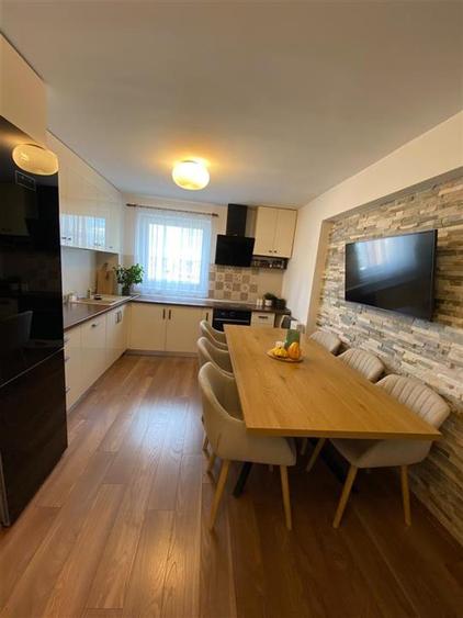 Apartament cu 3 camere decomandat în Decebal