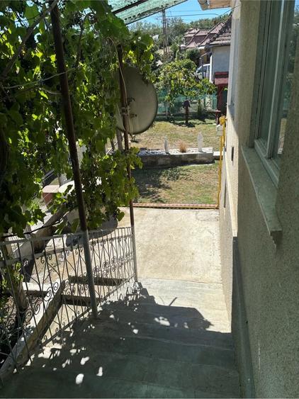 Casă cu 4 camere cu Teren 600 Mp în Grindeni