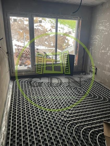 Apartament cu 3 camere decomandat în Clăbucet