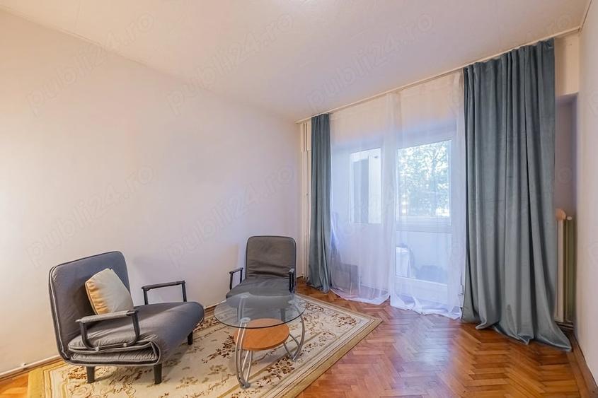 Apartament cu 3 camere decomandat în Răcădău