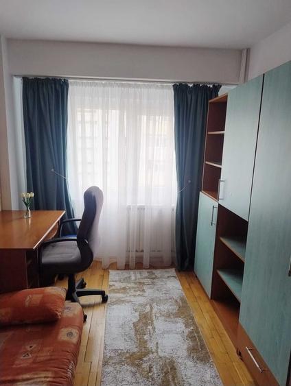 Apartament cu 4 camere decomandat, mobilat în Teiul Doamnei