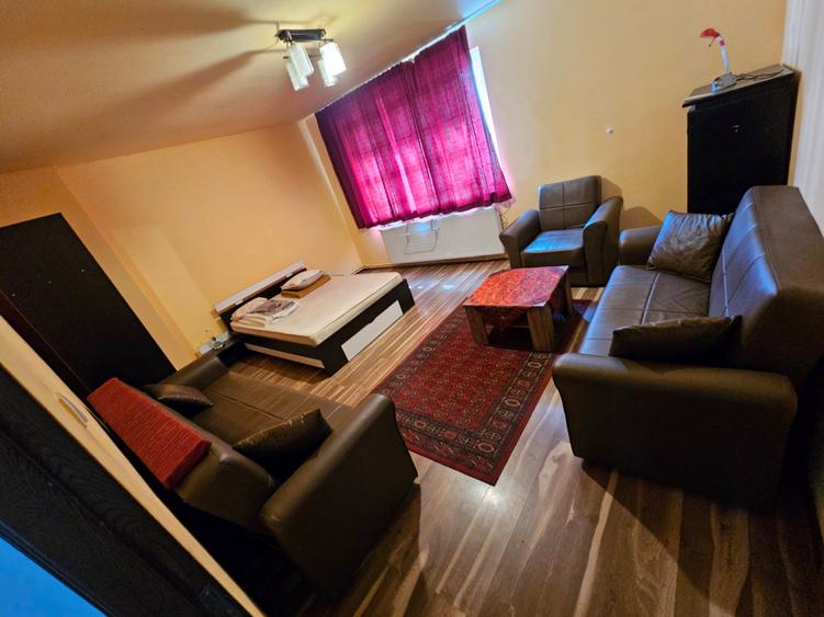 Apartament cu 2 camere decomandat în Central — fotografia 1