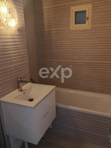 Apartament cu 3 camere decomandat, mobilat în Lipovei