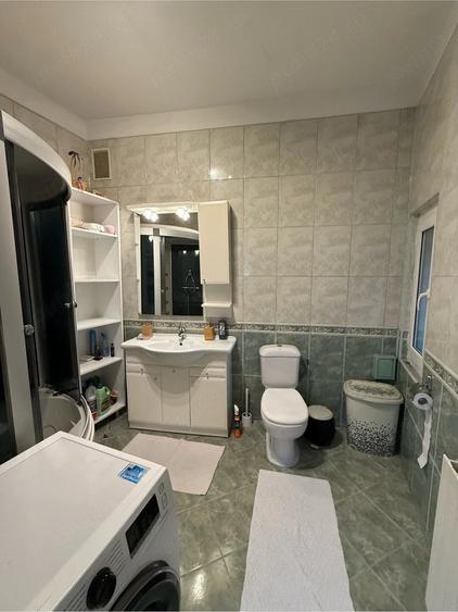Apartament cu 3 camere semidecomandat în Ultracentral