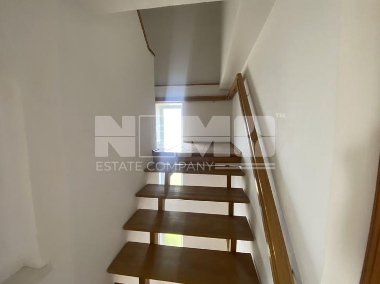 Casă individuală cu 5 camere cu Canalizare în Exterior Est
