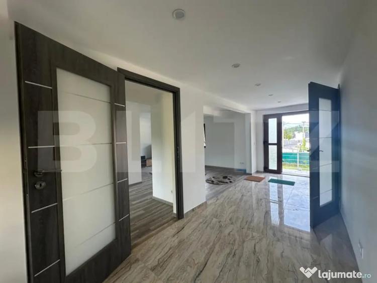 Casă cu 7 camere cu Teren 420 Mp în Central